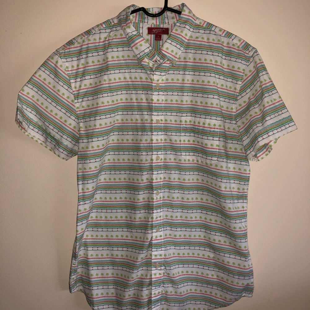 Short sleeve button up